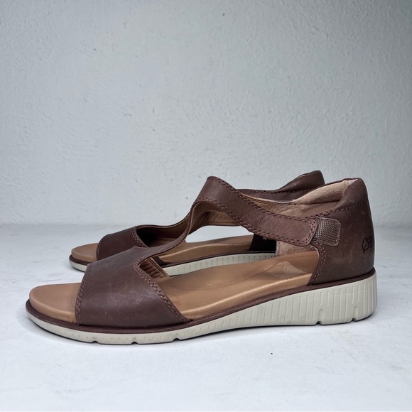 Nurture brown leather comfortable sandal - Picture 1 of 9
